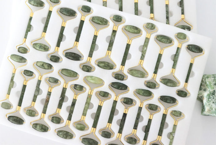 Packing facial jade roller